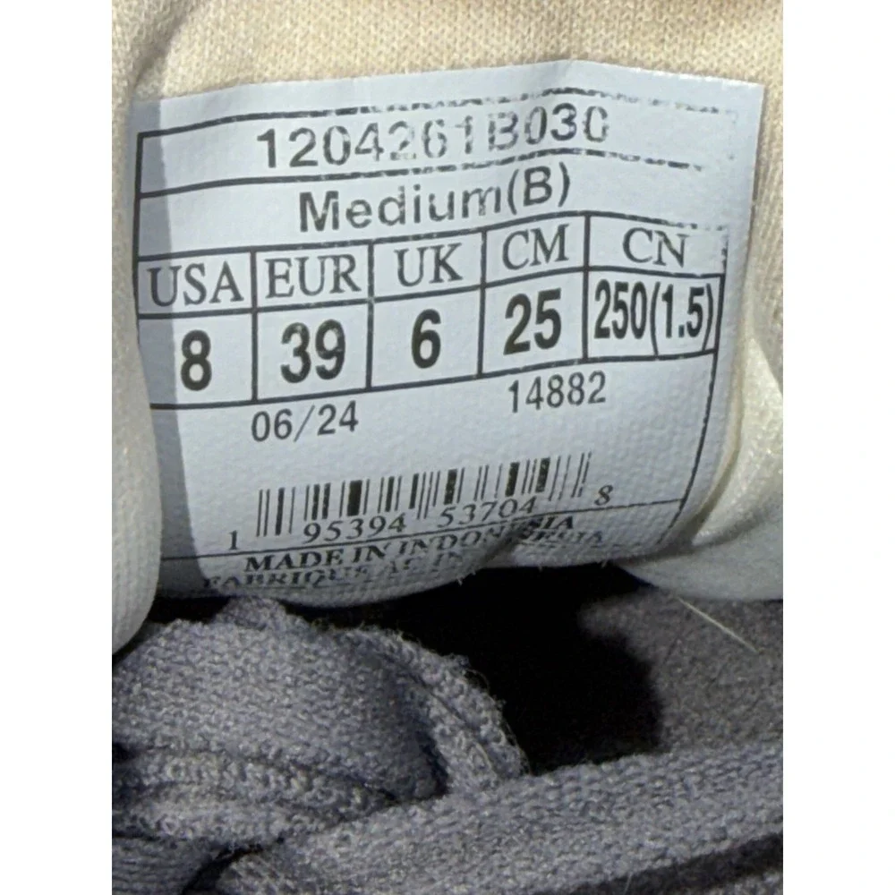 Brooks Women's Running Shoes in Light Gray and Black